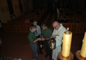 Betlejemskie Światło Pokoju w Parafii św. Barbary